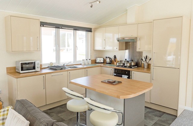 3 bedroom accommodation in Mundesley