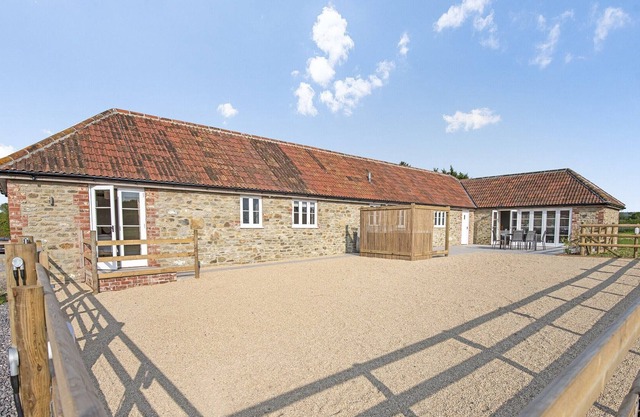 3 bedroom accommodation in Chetnole, near Sherborne