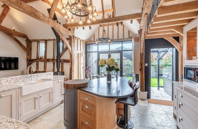 3 bedroom accommodation in Kimpton, near Hitchin