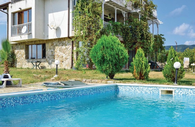 3 bedroom accommodation in Kosharica