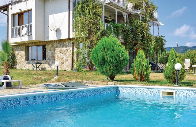 3 bedroom accommodation in Kosharica