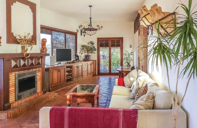 3 bedroom accommodation in Algatocin