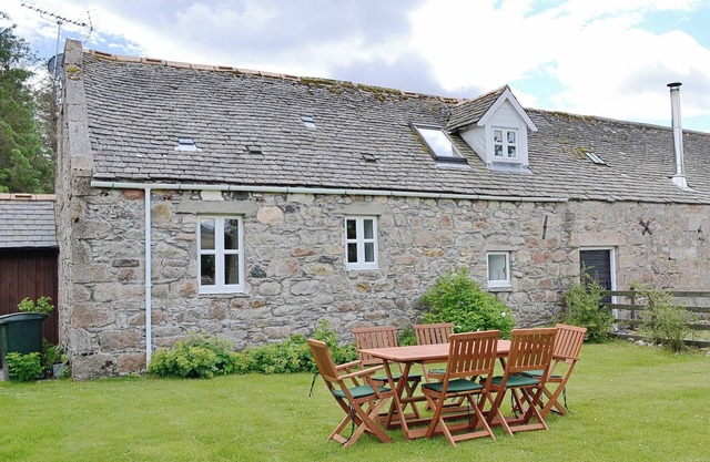 3 bedroom accommodation in Nether Bellandy, Glenrinnes, near Keith