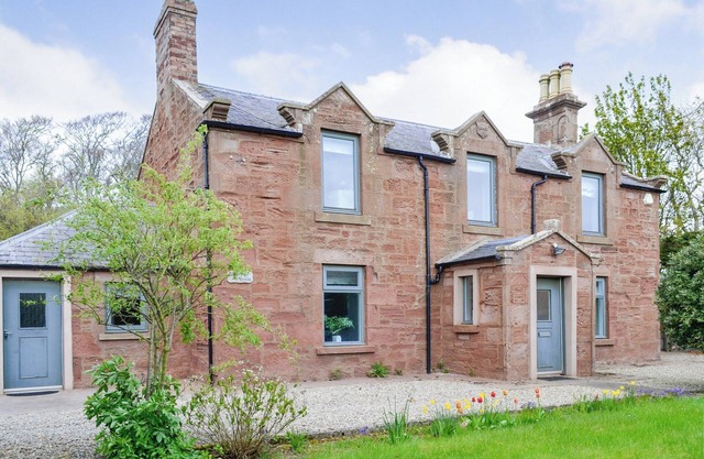 3 bedroom accommodation in Arbroath