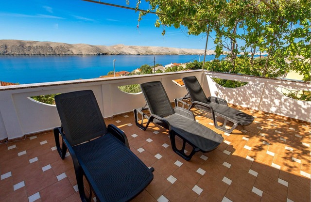 3 bedroom accommodation in Miskovici