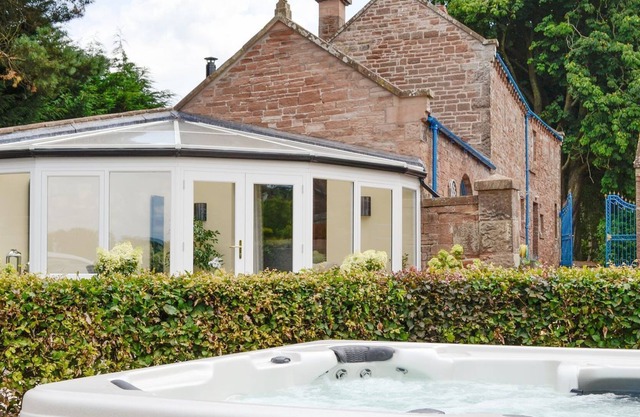 3 bedroom accommodation in Carlisle