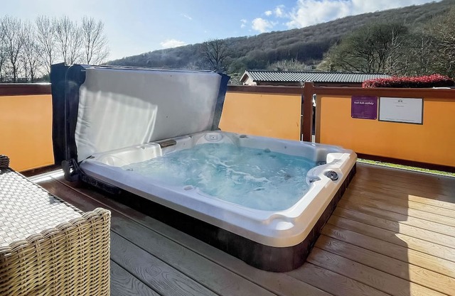 3 bedroom accommodation in Cheddar