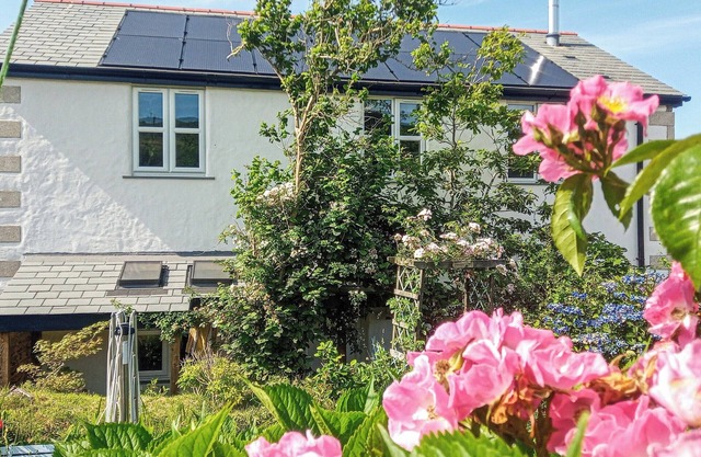 3 bedroom accommodation in Carnkie, near Carn Brea Redruth