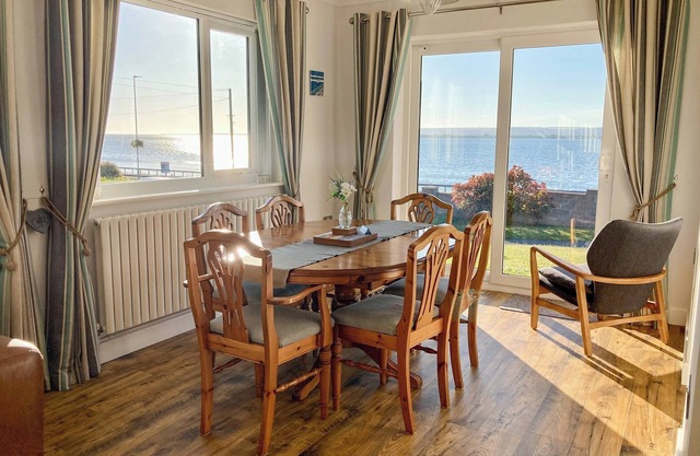 3 bedroom accommodation in Penclawdd, near Swansea