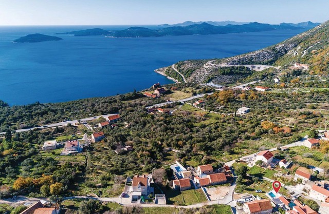 3 bedroom accommodation in Brsecine