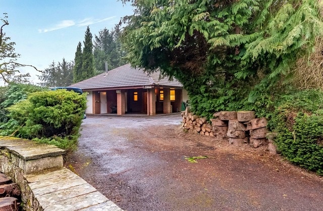 3 bedroom accommodation in Alyth