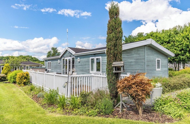 3 bedroom accommodation in Derby