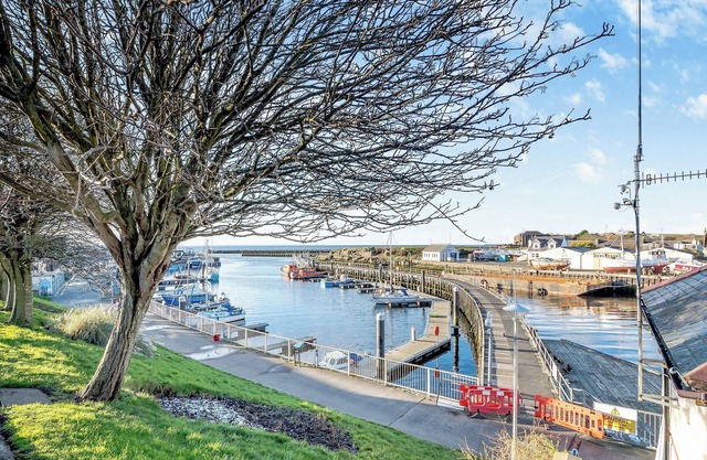 3 bedroom accommodation in Girvan