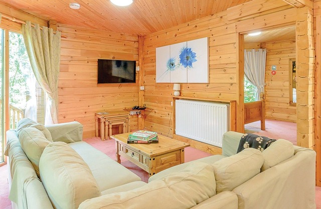 3 bedroom accommodation in Sherwood Forest, Rufford