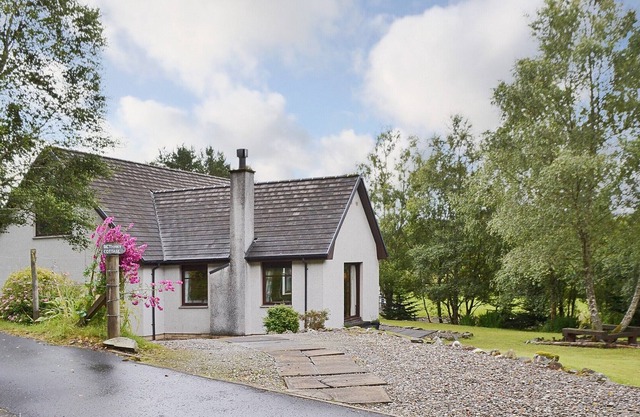 3 bedroom accommodation in Brig O’Turk, near Callender