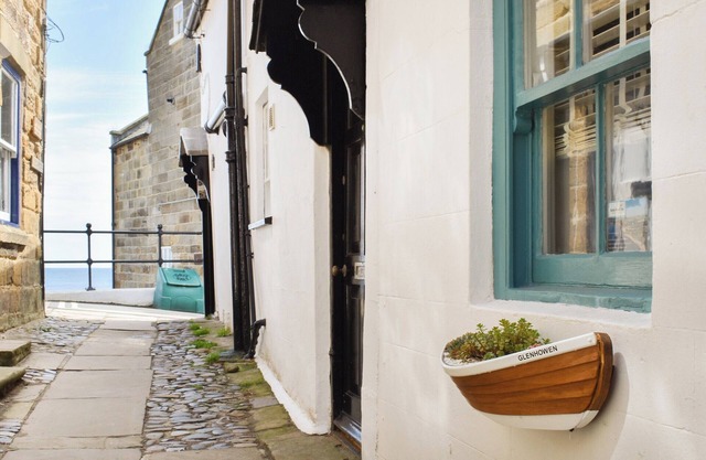 3 bedroom accommodation in Robin Hoods Bay, near Whitby