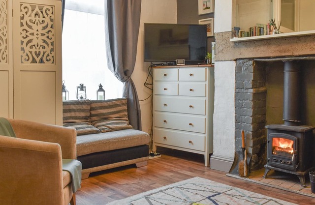 3 bedroom accommodation in Mottram Moor, near Hyde