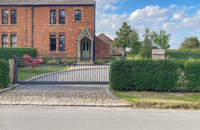 3 bedroom accommodation in Whixley, near York