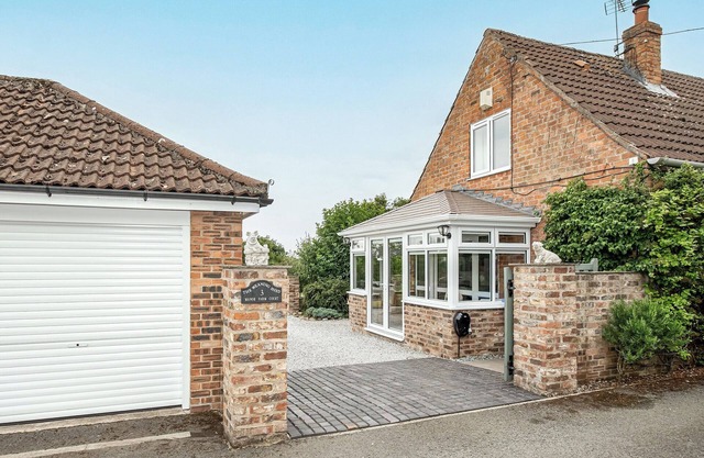 3 bedroom accommodation in Huggate, near York