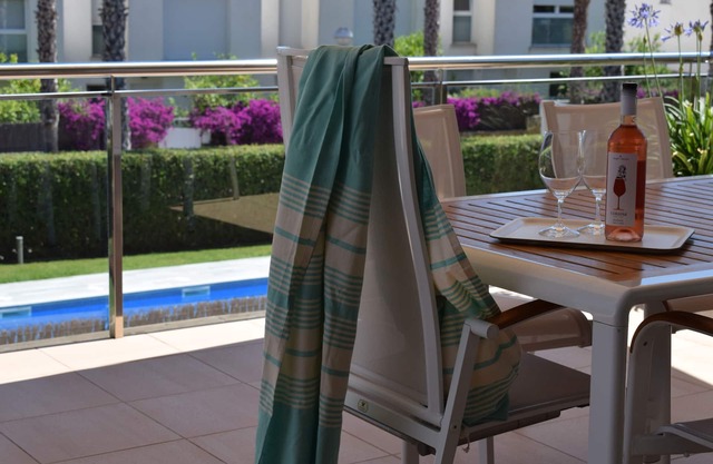 3 Bedroom Air Conditioned Apartment With Large Terrace And Community Pool