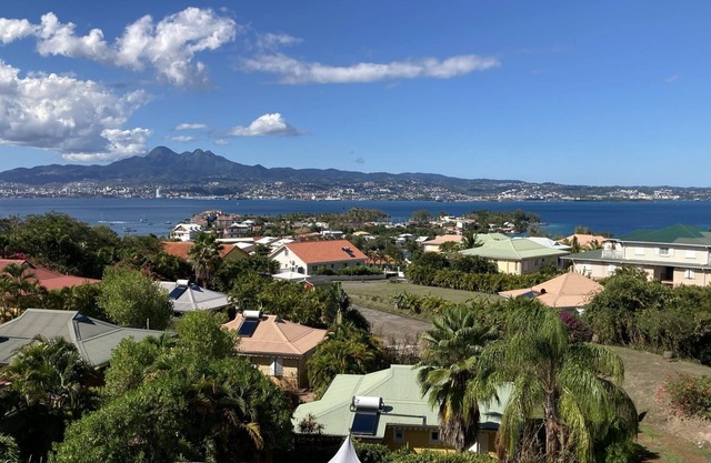 3-BEDROOM APARTMENT IN LUXURY RESIDENCE WITH SEA VIEW