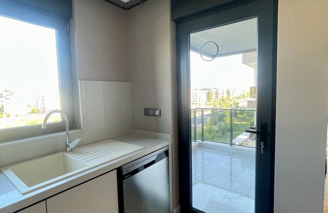 3-bedroom Apartment in enchanting Antalya with AC, WiFi