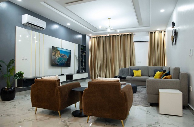 3 Bedroom Apartment with SuperFast Internet and 24x7 Power & Private Security