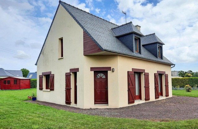 3 bedroom awesome home in Plourivo