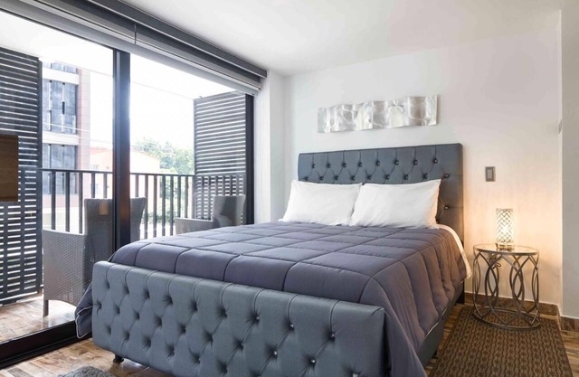 3 Bedroom Balcony 3 Hot Tubs AC security