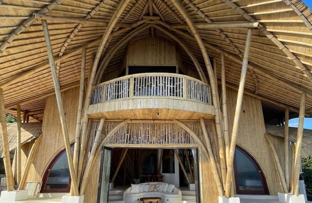 3-bedroom Bamboo villa with Private pool front Yo-Yo's Surf spot