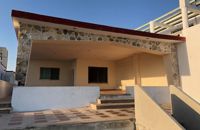 3 bedroom beach house in chicxulub port, Yucatan