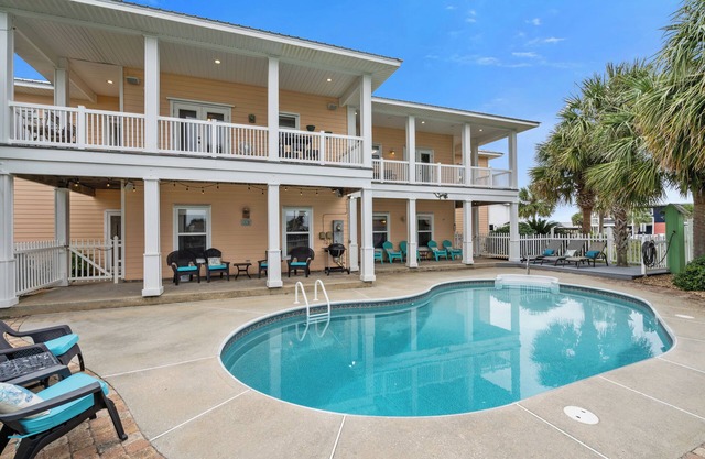 3 Bedroom Beach House with Pool, Boat Dock, and Pet Friendly