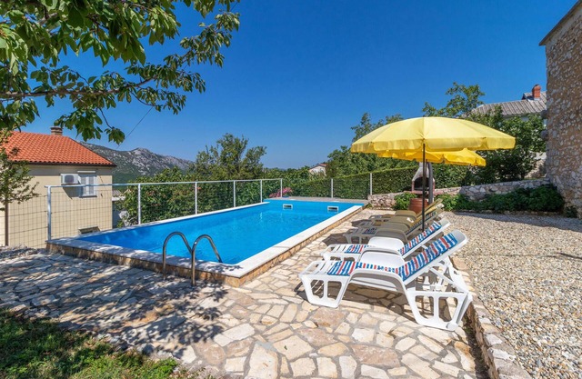 3 bedroom beautiful home in Grizane
