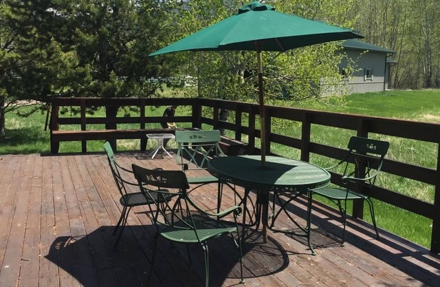 3-bedroom cabin in beautiful Bridger Canyon