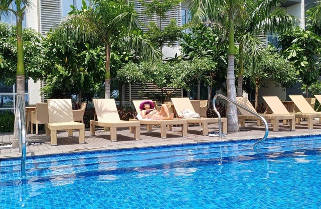 3-bedroom condo in the heart of Iloilo City with pool, fitness room, WiFi