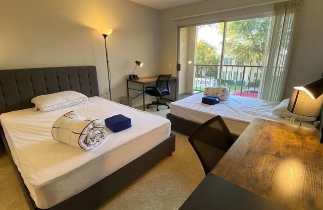 3 Bedroom Condo L-590661 by Houzlet