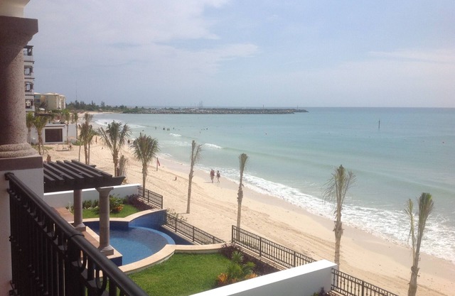 3 Bedroom Condo On The Beach with full Amenities of Luxury Resort Complex