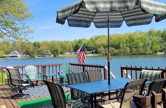 3 Bedroom Cottage on Long Lake
