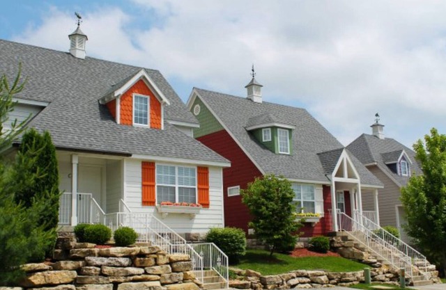 3 Bedroom Cottage, Sleeps 8, at Stormy Point Village, Branson!