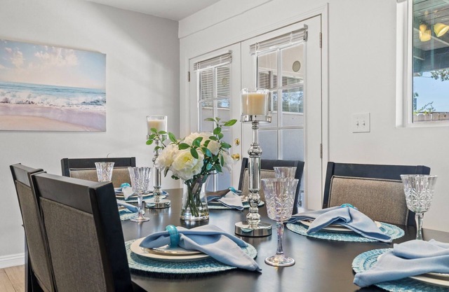 3-bedroom Countryside Home in adorable Bakersfield with AC, Wi-Fi, Pet Friendly