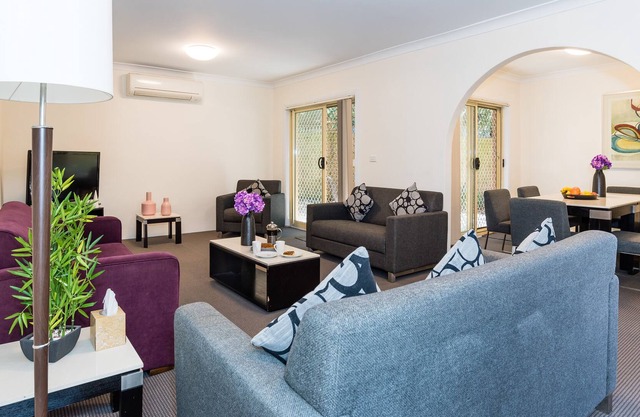 3 bedroom executive townhouse accommodation suitable for short & extended stays