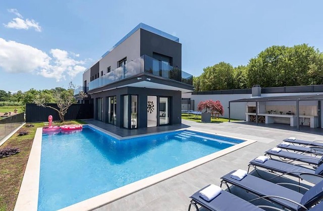 3 bedroom gorgeous home in Sorici