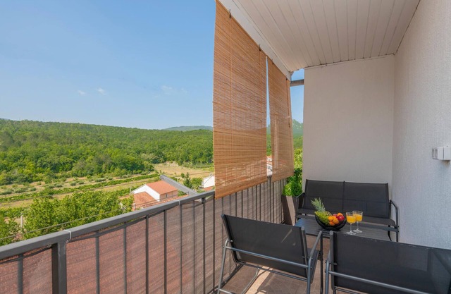 3 bedroom gorgeous home in Sumet