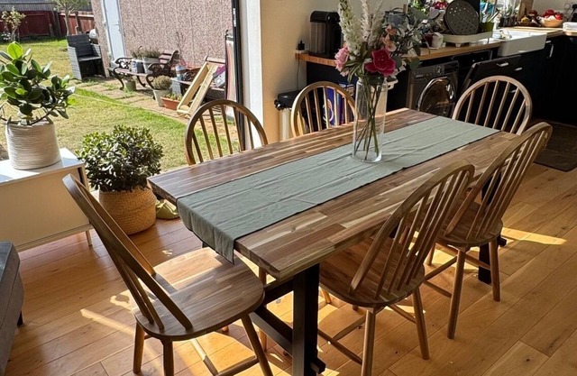 3 Bedroom Home at Hove with Garden & Cats