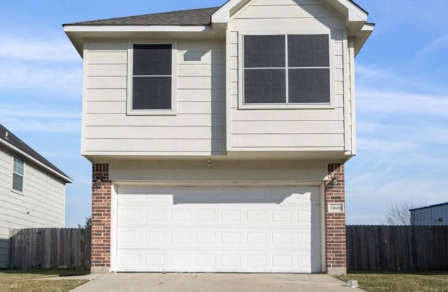 3 bedroom home close to downtown Houston, IAH, woodlands.