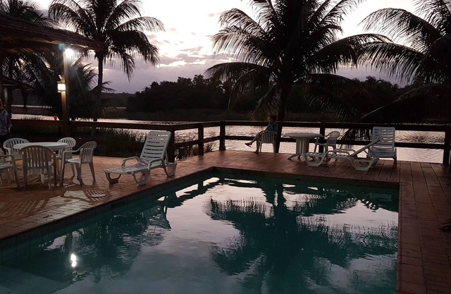 3 bedroom home in front of Meaípe pond - en suite