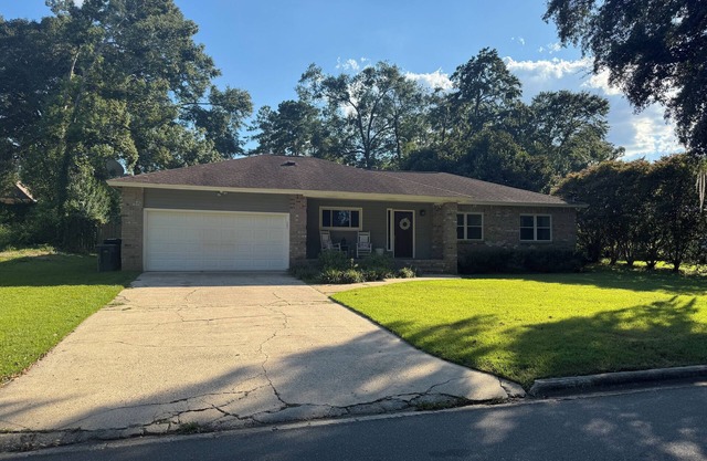 3-bedroom home in Tally with yard & garage, 4 miles from FSU, FAMU, & Capital