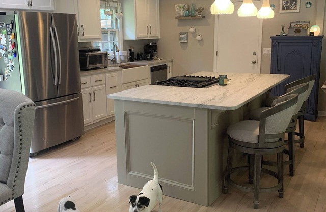 3-bedroom home just 15 mins from charming downtown Charleston and beach!