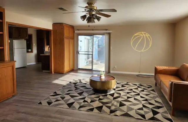 3 bedroom home minutes from Napa