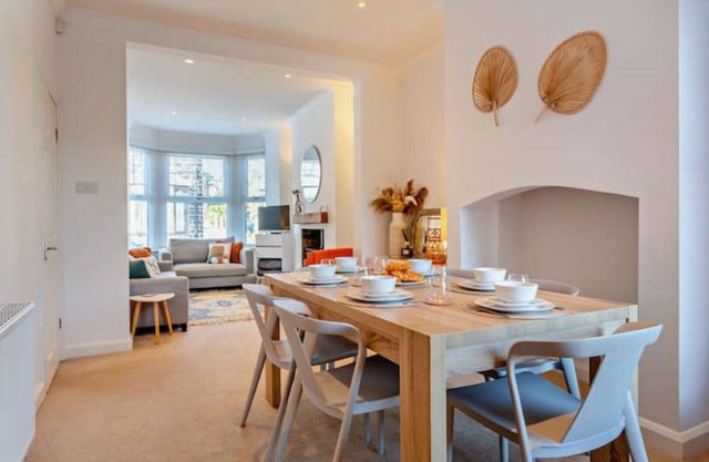 3-bedroom home with flexible bed layout and free, unrestricted parking